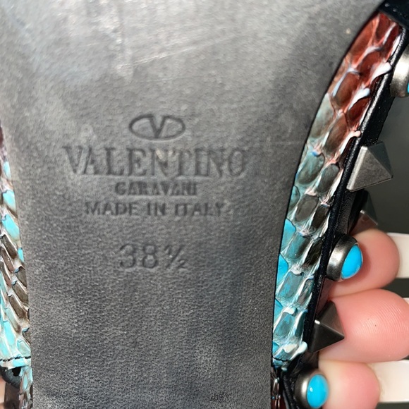 RARE Valentino Garavani Rockstud Python T-Strap Heels – Size 38.5 (US 8.5) - Picture 7 of 12